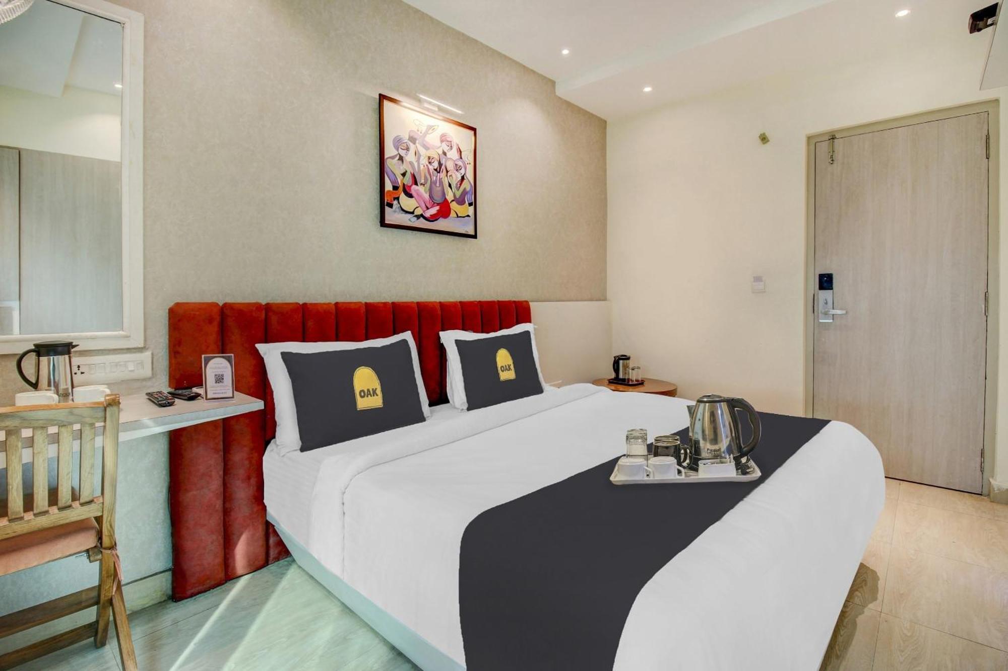 Townhouse Geetraj Near Shalimar Gateway Hotel