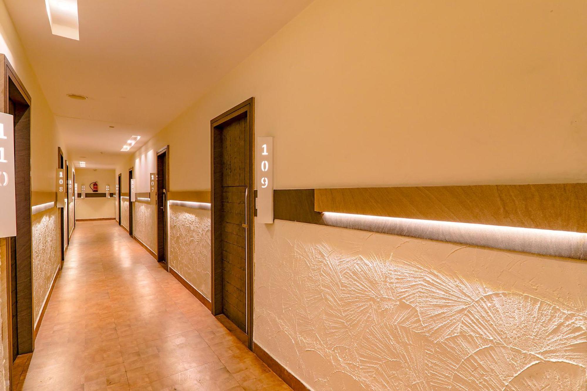 Fabhotel Geetraj Palace