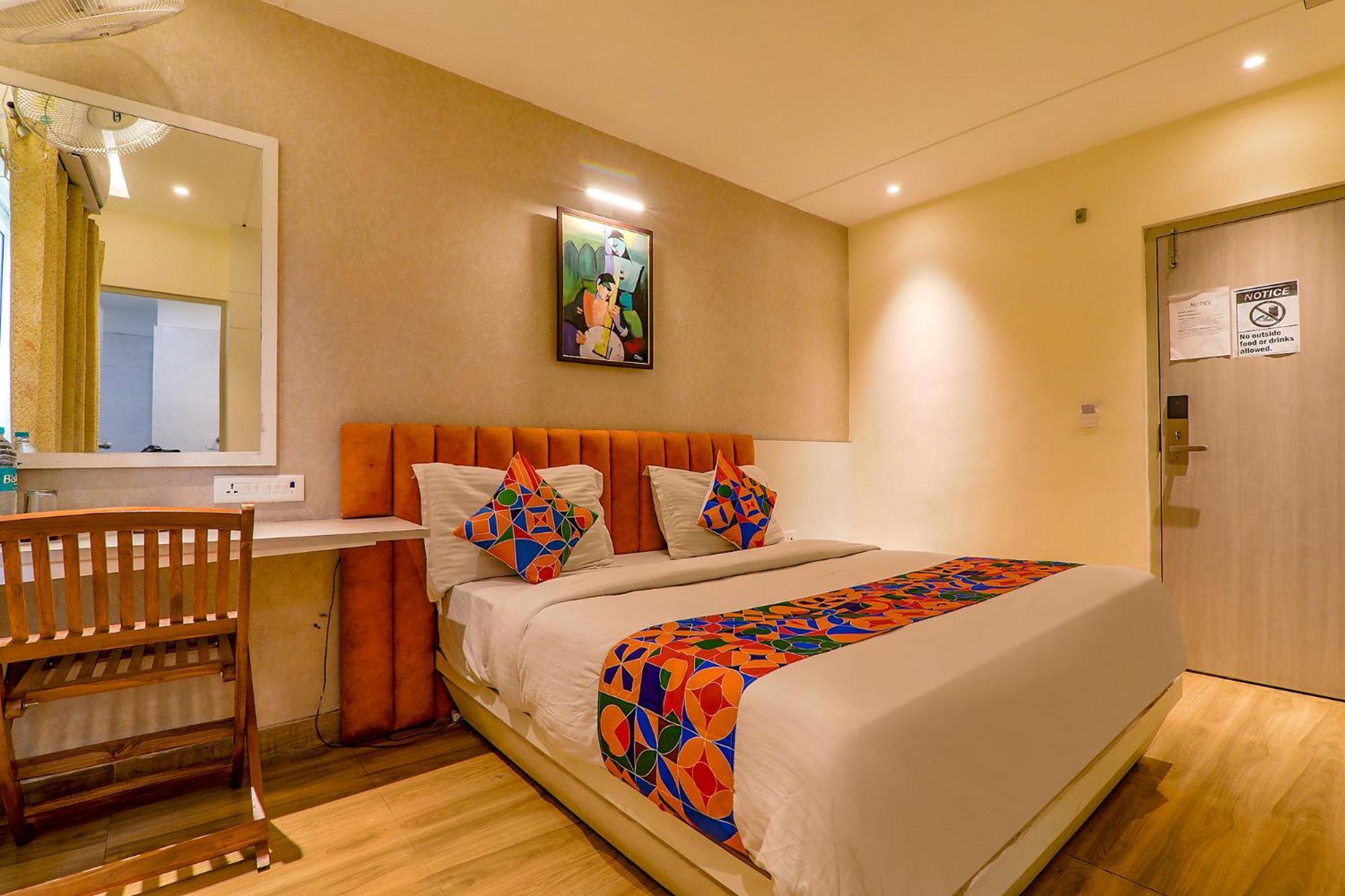 Hotel Fabhotel Geetraj Palace Lucknow
